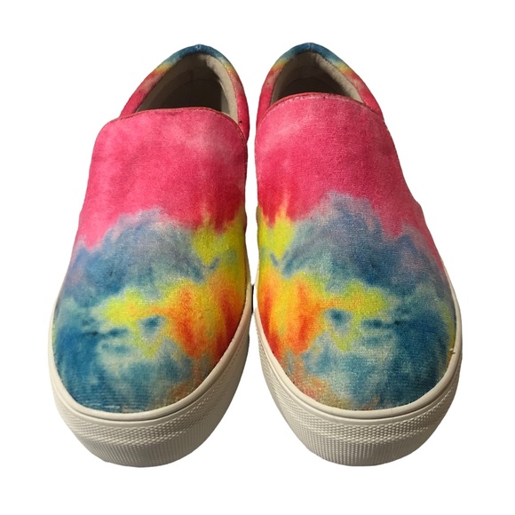 NWOT Steve Madden Tie Dye Sneakers - Picture 2 of 10